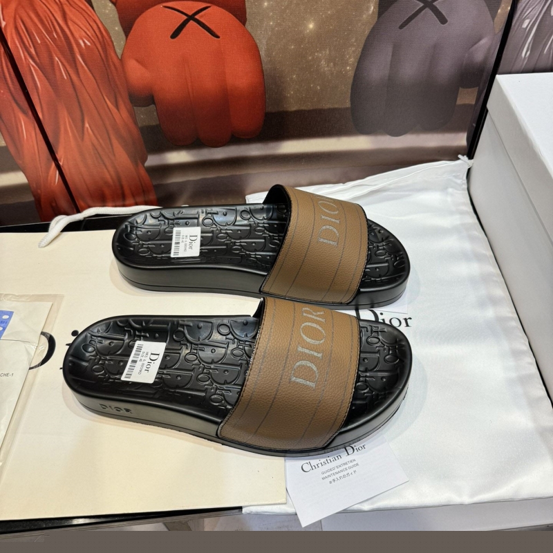 ch**an D*or slippers